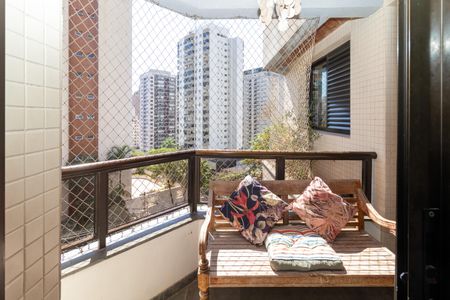 Apartamento à venda com 244m², 4 quartos e 4 vagasVaranda da Sala