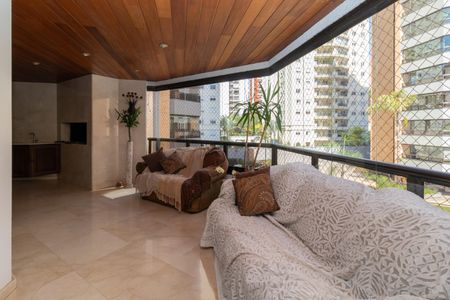 Apartamento à venda com 244m², 4 quartos e 4 vagasVaranda da Sala
