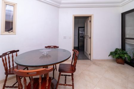 Apartamento à venda com 244m², 4 quartos e 4 vagasCopa