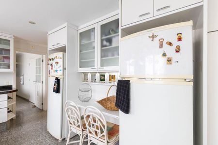 Apartamento à venda com 315m², 4 quartos e 5 vagasCozinha