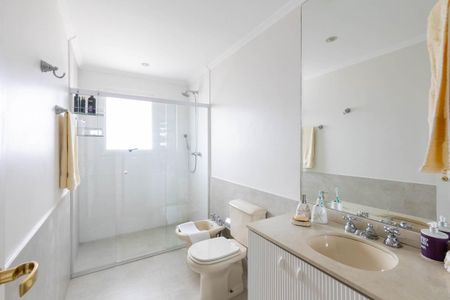 Apartamento à venda com 315m², 4 quartos e 5 vagasBanheiro 2 - Suíte
