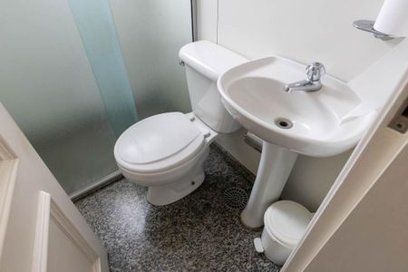 Apartamento à venda com 315m², 4 quartos e 5 vagasBanheiro de Serviço