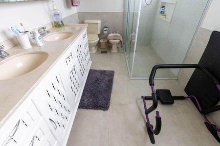 Apartamento à venda com 315m², 4 quartos e 5 vagasBanheiro 1 - Suíte