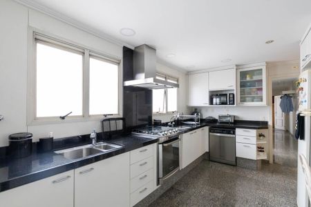 Apartamento à venda com 315m², 4 quartos e 5 vagasCozinha