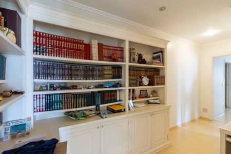 Apartamento à venda com 315m², 4 quartos e 5 vagasEscritório de Passagem