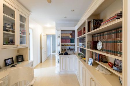 Apartamento à venda com 315m², 4 quartos e 5 vagasEscritório de Passagem