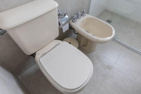 Apartamento à venda com 315m², 4 quartos e 5 vagasBanheiro 4 - Suíte