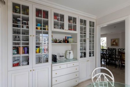 Apartamento à venda com 315m², 4 quartos e 5 vagasCopa