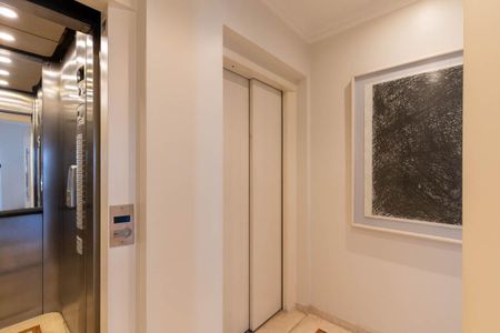 Apartamento à venda com 315m², 4 quartos e 5 vagasHall de Elevador de Privativo