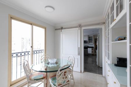 Apartamento à venda com 315m², 4 quartos e 5 vagasCopa