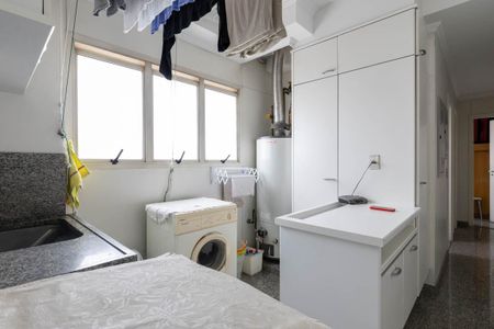 Apartamento à venda com 315m², 4 quartos e 5 vagasLavanderia