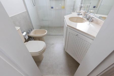 Apartamento à venda com 315m², 4 quartos e 5 vagasBanheiro 4 - Suíte