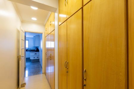 Apartamento à venda com 315m², 4 quartos e 5 vagasRoupeiro
