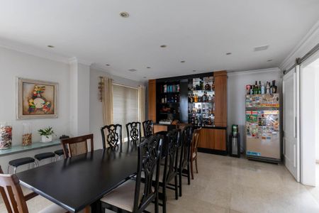 Apartamento à venda com 315m², 4 quartos e 5 vagasSala