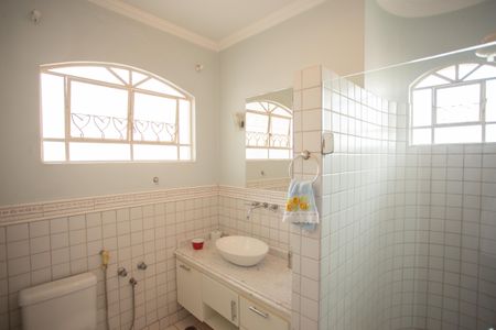 Casa à venda com 660m², 4 quartos e 4 vagasBanheiro da Suíte 3