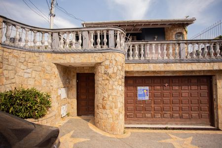 Casa à venda com 660m², 4 quartos e 4 vagasFachada