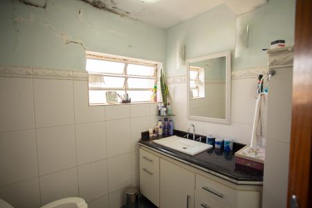 Casa à venda com 660m², 4 quartos e 4 vagasBanheiro da Suíte 2