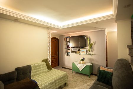 Casa à venda com 660m², 4 quartos e 4 vagasSala