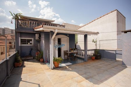 Casa à venda com 660m², 4 quartos e 4 vagasSuíte 2 Varanda