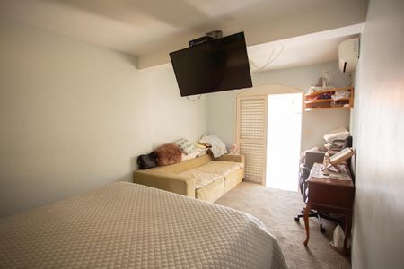 Casa à venda com 660m², 4 quartos e 4 vagasSuíte 2