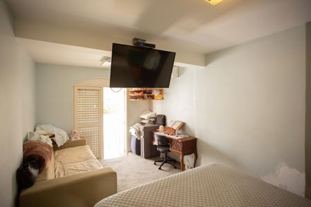 Casa à venda com 660m², 4 quartos e 4 vagasSuíte 2