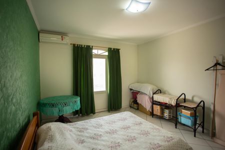 Casa à venda com 660m², 4 quartos e 4 vagasSuíte 1