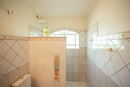 Casa à venda com 660m², 4 quartos e 4 vagasBanheiro da Suíte 1