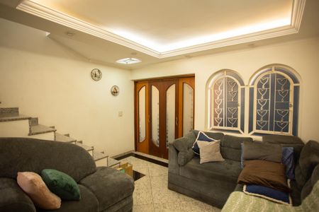 Casa à venda com 660m², 4 quartos e 4 vagasSala