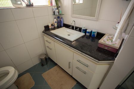 Casa à venda com 660m², 4 quartos e 4 vagasBanheiro da Suíte 2