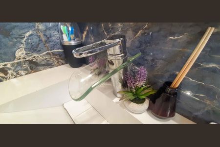 Apartamento à venda com 52m², 2 quartos e 1 vaga Apartamento à venda com 52m², 2 quartos e 1 vagaBanheiro