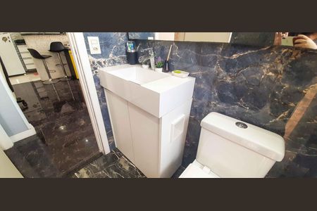 Apartamento à venda com 52m², 2 quartos e 1 vaga Apartamento à venda com 52m², 2 quartos e 1 vagaBanheiro