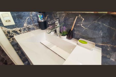 Apartamento à venda com 52m², 2 quartos e 1 vaga Apartamento à venda com 52m², 2 quartos e 1 vagaBanheiro