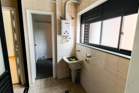 Apartamento à venda com 98m², 3 quartos e 2 vagas Apartamento à venda com 98m², 3 quartos e 2 vagasÁrea de Serviço