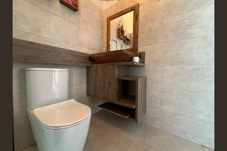 Casa à venda com 210m², 4 quartos e 4 vagas Casa à venda com 210m², 4 quartos e 4 vagasBanheiro Suíte 2