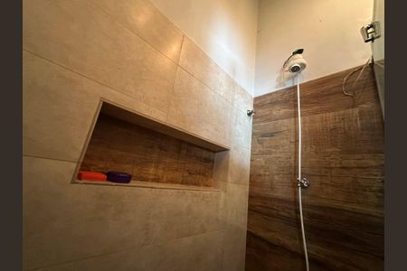Casa à venda com 210m², 4 quartos e 4 vagas Casa à venda com 210m², 4 quartos e 4 vagasBanheiro Suíte 2