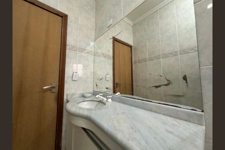 Casa à venda com 210m², 4 quartos e 4 vagas Casa à venda com 210m², 4 quartos e 4 vagasBanheiro Social