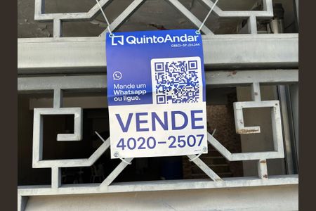 Casa à venda com 210m², 4 quartos e 4 vagas Casa à venda com 210m², 4 quartos e 4 vagasPlaca