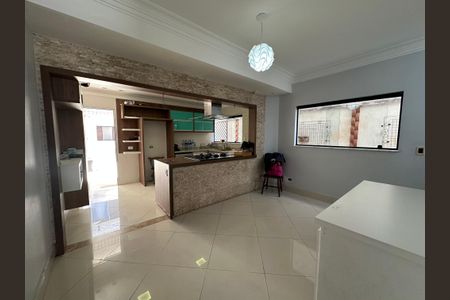 Casa à venda com 210m², 4 quartos e 4 vagas Casa à venda com 210m², 4 quartos e 4 vagasSala de Jantar