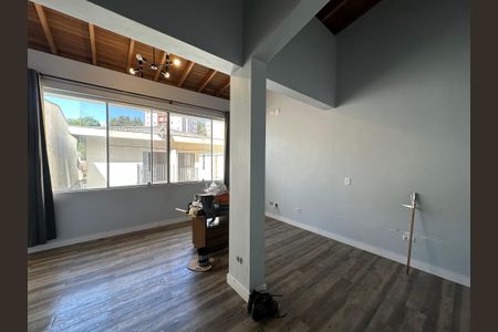 Casa à venda com 210m², 4 quartos e 4 vagas Casa à venda com 210m², 4 quartos e 4 vagasSuíte 2