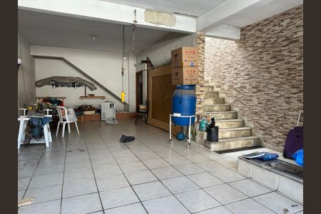 Casa à venda com 210m², 4 quartos e 4 vagas Casa à venda com 210m², 4 quartos e 4 vagasGaragem