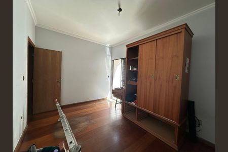 Casa à venda com 210m², 4 quartos e 4 vagas Casa à venda com 210m², 4 quartos e 4 vagasQuarto 2