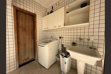 Casa à venda com 210m², 4 quartos e 4 vagas Casa à venda com 210m², 4 quartos e 4 vagasÁrea de Serviço