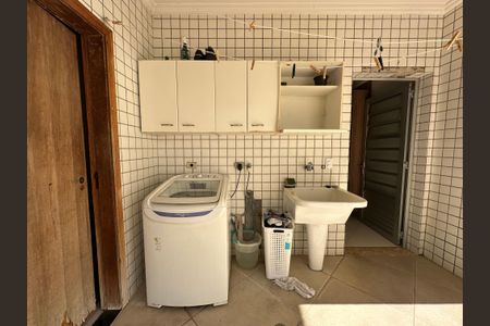 Casa à venda com 210m², 4 quartos e 4 vagas Casa à venda com 210m², 4 quartos e 4 vagasÁrea de Serviço