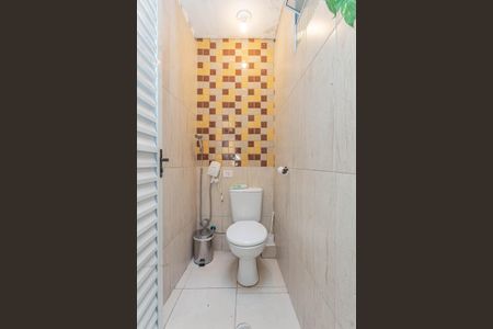 Casa de condomínio à venda com 120m², 4 quartos e 2 vagasBanheiro de serviço