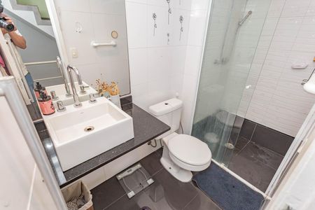 Casa de condomínio à venda com 120m², 4 quartos e 2 vagasBanheiro 1