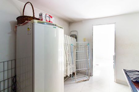 Casa à venda com 143m², 4 quartos e 2 vagas Casa à venda com 143m², 4 quartos e 2 vagasEscritório