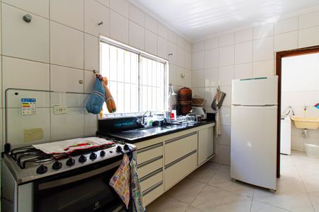 Casa à venda com 143m², 4 quartos e 2 vagas Casa à venda com 143m², 4 quartos e 2 vagasCozinha