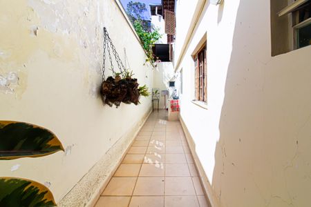 Casa à venda com 143m², 4 quartos e 2 vagas Casa à venda com 143m², 4 quartos e 2 vagasÁrea externa