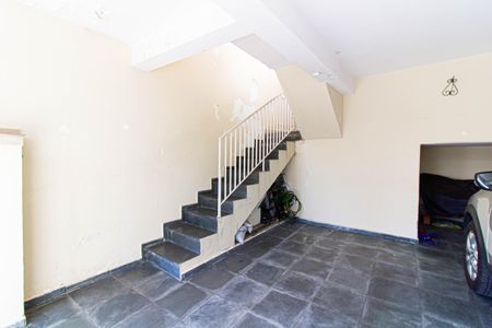 Casa à venda com 143m², 4 quartos e 2 vagas Casa à venda com 143m², 4 quartos e 2 vagasGaragem