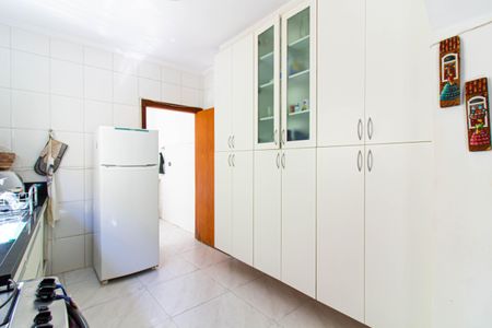 Casa à venda com 143m², 4 quartos e 2 vagas Casa à venda com 143m², 4 quartos e 2 vagasCozinha